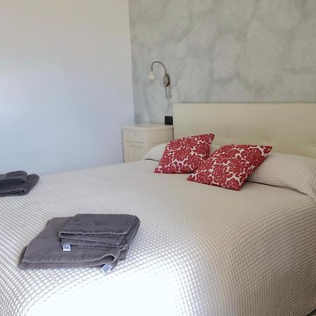 Tremezzina Appartamento Red & Grey Mezzegra ภายนอก รูปภาพ
