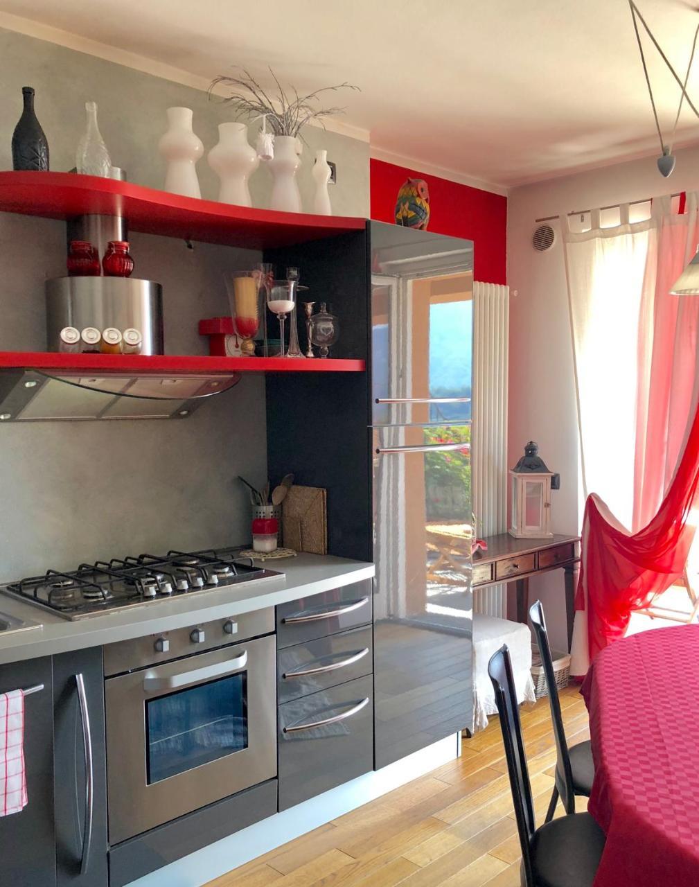 Tremezzina Appartamento Red & Grey Mezzegra ภายนอก รูปภาพ