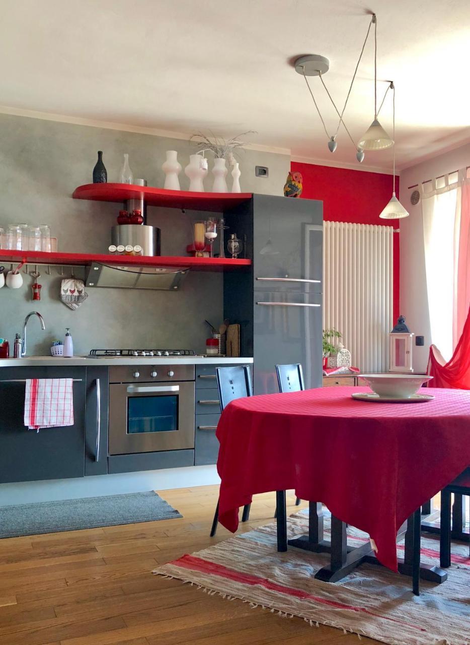Tremezzina Appartamento Red & Grey Mezzegra ภายนอก รูปภาพ