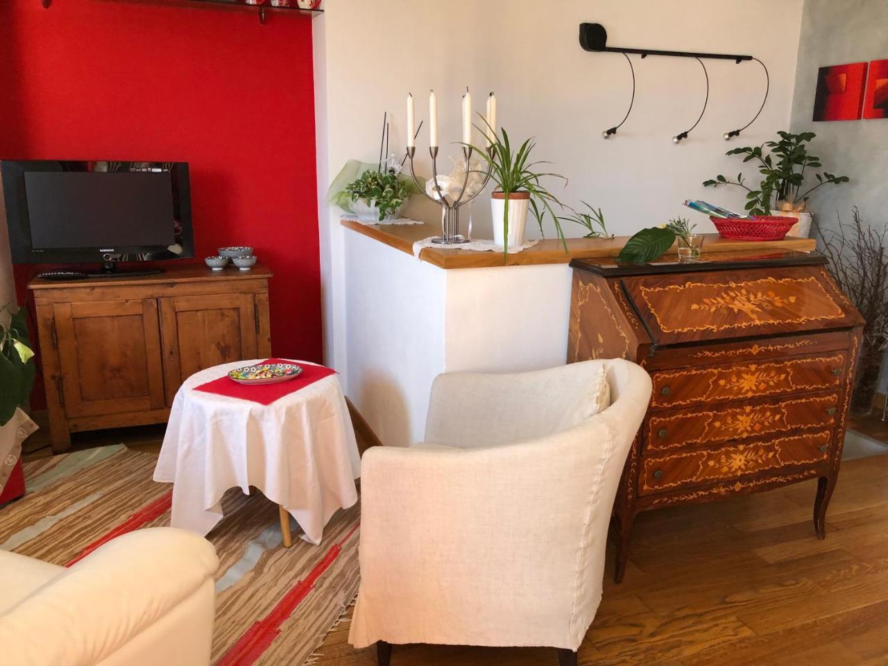 Tremezzina Appartamento Red & Grey Mezzegra ภายนอก รูปภาพ